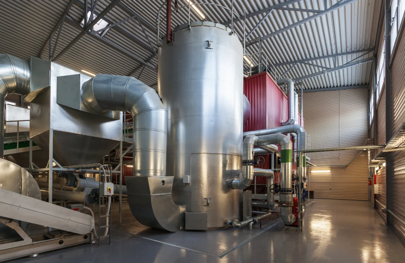Imagen de la instalación de una caldera y aparatos a presión en las instalaciones de una fábrica